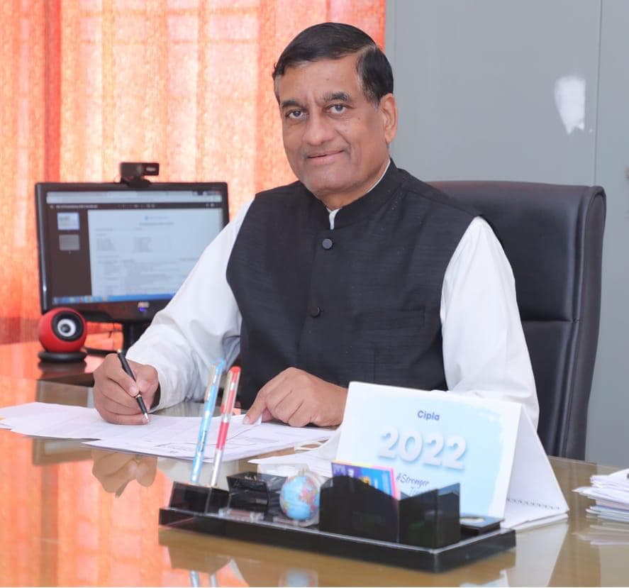 DR. ARUN CHOUGULE
